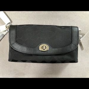 Coach large wristlet black